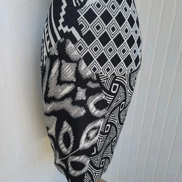 $158 NWT Cache Dress Black White Strerch Linned Abstract Sleveless Keyhole Sz M - Picture 4 of 16